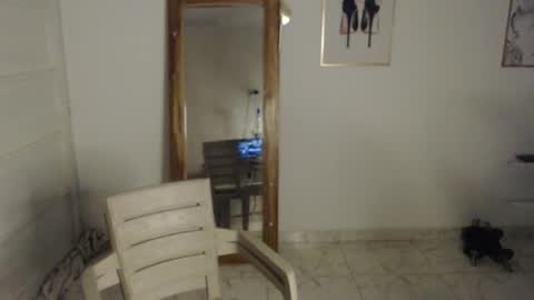 Stella Mcqueen online show from 04/28/26, 08:52