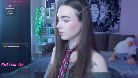 Nikki online show from 10/22/25, 04:13