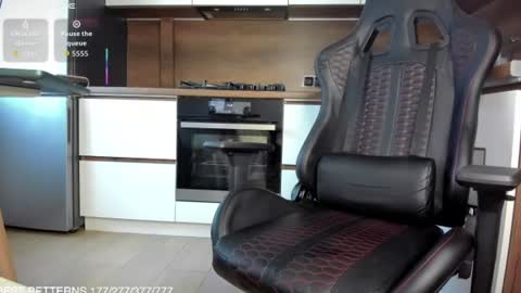 Alex Walker online show from 06/11/26, 05:27