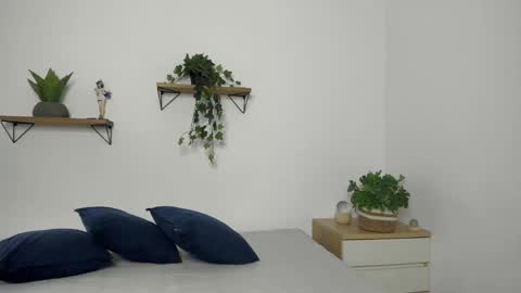 Emily online show from 06/05/26, 10:37