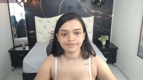 Naughty Bunny online show from 10/27/25, 04:11