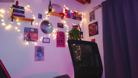 Em  please help me reach 100 thumbs up 3 online show from 01/04/25, 12:05