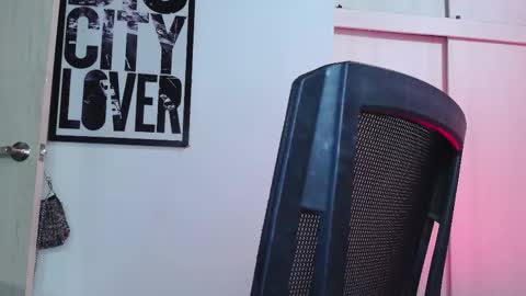 Em  please help me reach 100 thumbs up 3 online show from 10/08/25, 04:10