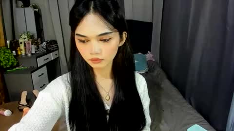 Snapshot of naughty_emmats chatting on 06/08/26, 01:33 emma online show from 06/08/26, 01:33