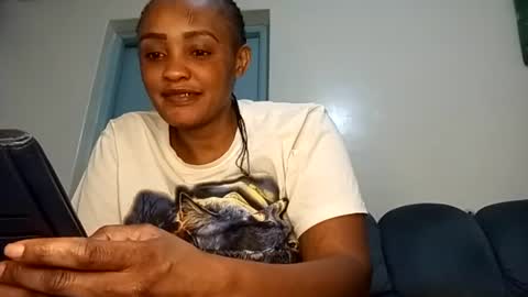 Snapshot of naughty_girl24722293 chatting on 06/12/26, 07:57 ask online show from 06/12/26, 07:57