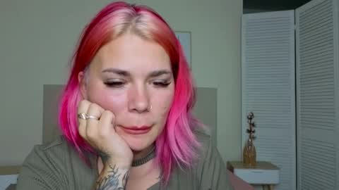 Snapshot of naughty_kittyy1 chatting on 09/30/25, 02:22 Maria  online show from 09/30/25, 02:22