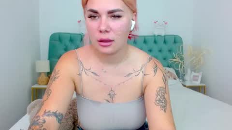Snapshot of naughty_kittyy1 chatting on 10/05/25, 07:45 Maria  online show from 10/05/25, 07:45