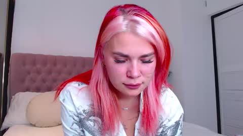 Snapshot of naughty_kittyy1 chatting on 10/14/25, 08:53 Maria  online show from 10/14/25, 08:53