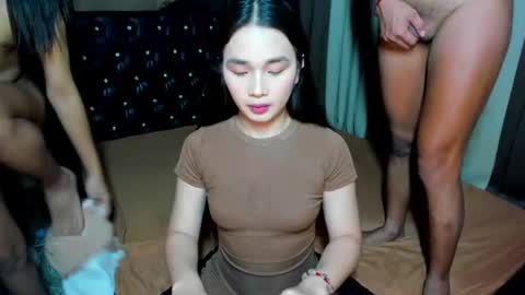 LEIGH online show from 06/14/26, 10:23