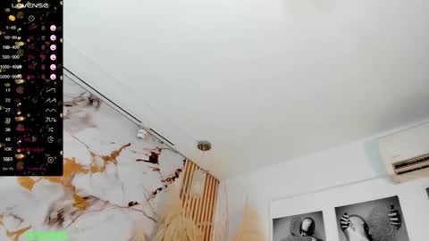 lizeth  online show from 10/19/25, 02:50