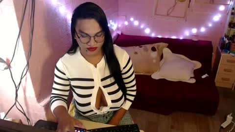naughty_lorien143 online show from 07/25/26, 12:47