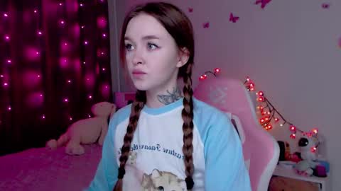 Snapshot of naughty_mablee chatting on 11/12/25, 12:44 Mable online show from 11/12/25, 12:44