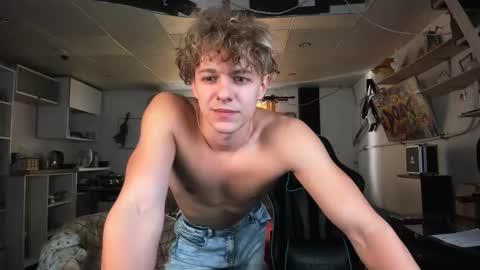 Nik online show from 09/25/25, 09:35