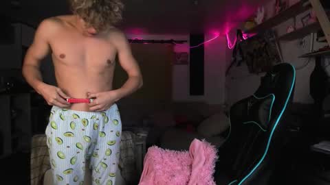 Nik online show from 10/01/25, 01:55