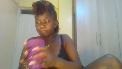 Lydiah online show from 10/23/25, 04:56
