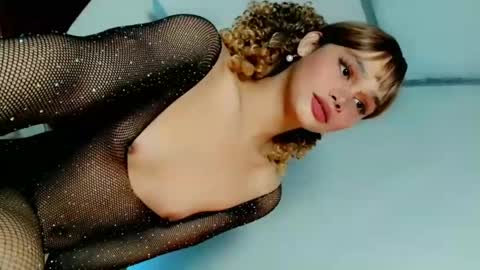 Snapshot of naughtybella_ chatting on 12/14/24, 10:50 bella online show from 12/14/24, 10:50