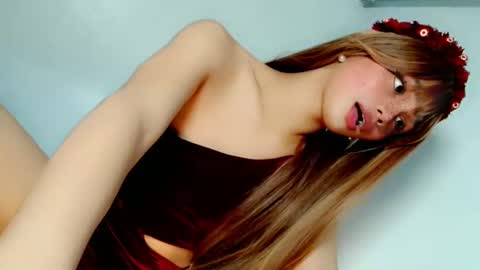 Snapshot of naughtybella_ chatting on 12/29/24, 10:25 bella online show from 12/29/24, 10:25