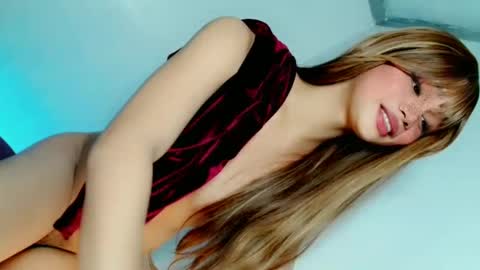 Snapshot of naughtybella_ chatting on 01/04/25, 09:31 bella online show from 01/04/25, 09:31