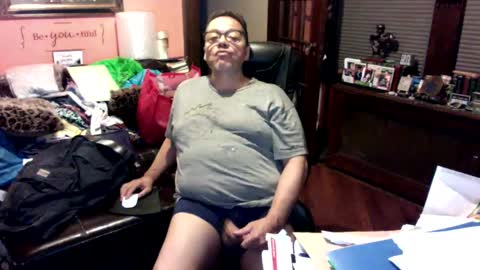 Snapshot of naughtybone chatting on 09/30/25, 04:06 naughtybone online show from 09/30/25, 04:06