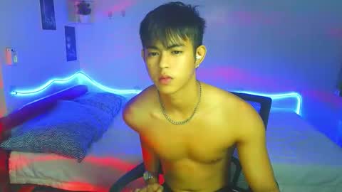 Snapshot of naughtyboylouie chatting on 09/21/25, 06:20 Loue online show from 09/21/25, 06:20