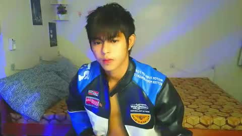 Snapshot of naughtyboylouie chatting on 10/31/25, 11:00 Loue online show from 10/31/25, 11:00