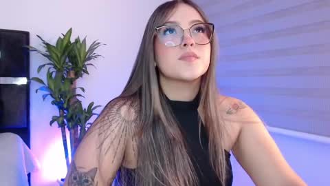 Snapshot of naughtycurvybbx chatting on 12/06/24, 06:04 LANAindependent model online show from 12/06/24, 06:04