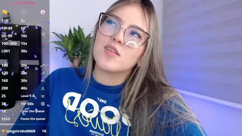 Snapshot of naughtycurvybbx chatting on 12/10/24, 04:24 LANAindependent model online show from 12/10/24, 04:24