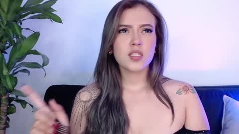 Snapshot of naughtycurvybbx chatting on 02/12/25, 12:22 LANAindependent model online show from 02/12/25, 12:22