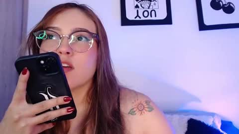 Snapshot of naughtycurvybbx chatting on 09/18/25, 07:10 LANAindependent model online show from 09/18/25, 07:10