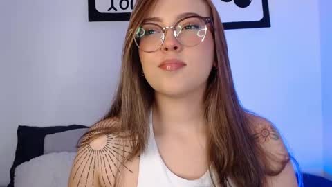 Snapshot of naughtycurvybbx chatting on 09/24/25, 06:17 LANAindependent model online show from 09/24/25, 06:17