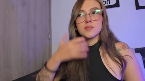 Snapshot of naughtycurvybbx chatting on 09/27/25, 04:50 LANAindependent model online show from 09/27/25, 04:50