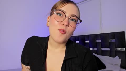 Snapshot of naughtycurvybbx chatting on 10/29/25, 05:10 LANAindependent model online show from 10/29/25, 05:10