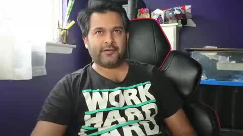 Snapshot of naughtydesicock chatting on 12/28/24, 08:47 sakhtlaundaz online show from 12/28/24, 08:47