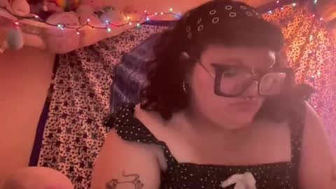 Snapshot of naughtygirl637100 chatting on 11/28/25, 11:07 Naughty Girl online show from 11/28/25, 11:07