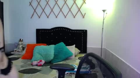 Valeria  online show from 10/10/25, 09:14