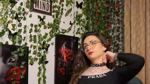 Snapshot of naughtyhomemade17 chatting on 10/22/25, 11:43 Mya Alexya online show from 10/22/25, 11:43