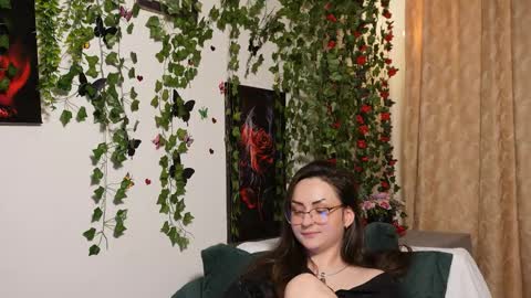 Snapshot of naughtyhomemade17 chatting on 12/04/25, 06:23 Mya Alexya online show from 12/04/25, 06:23