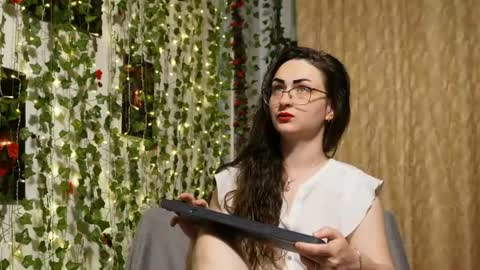 Snapshot of naughtyhomemade17 chatting on 06/19/26, 10:30 Mya Alexya online show from 06/19/26, 10:30