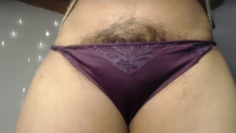 Snapshot of naughtyhotsquirt chatting on 10/06/25, 04:15 Kimberly online show from 10/06/25, 04:15