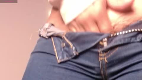 Snapshot of naughtyhotsquirt chatting on 10/31/25, 01:01 Kimberly online show from 10/31/25, 01:01