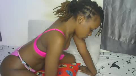 Snapshot of naughtyie chatting on 09/24/25, 02:59 naughtyie online show from 09/24/25, 02:59