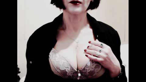 Snapshot of naughtyjenniferxx chatting on 04/17/26, 03:09 Jenny online show from 04/17/26, 03:09