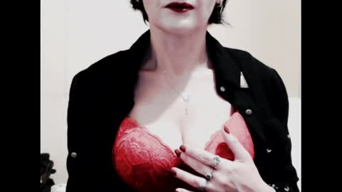 Snapshot of naughtyjenniferxx chatting on 04/20/26, 01:41 Jenny online show from 04/20/26, 01:41
