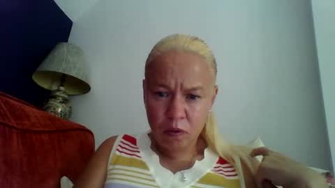 naughtyjennyblondeuk online show from 07/25/26, 03:31