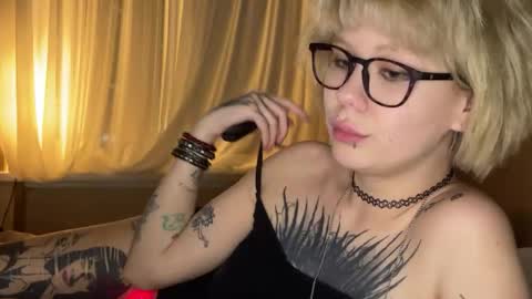 NaughtyLayla666 online show from 05/30/26, 06:05