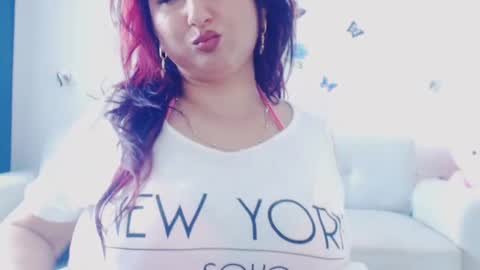 Snapshot of naughtymaya4you chatting on 06/20/26, 01:36 naughtymaya4you online show from 06/20/26, 01:36