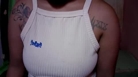 Snapshot of naughtymom_33 chatting on 11/03/25, 03:41 naughtymom_33 online show from 11/03/25, 03:41