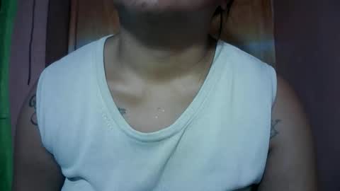 Snapshot of naughtymom_33 chatting on 11/21/25, 09:19 naughtymom_33 online show from 11/21/25, 09:19