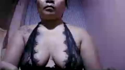 naughtymom_33 online show from 07/16/26, 09:04