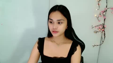 Snapshot of naughtymuse_ chatting on 04/15/26, 08:09 ELISE online show from 04/15/26, 08:09